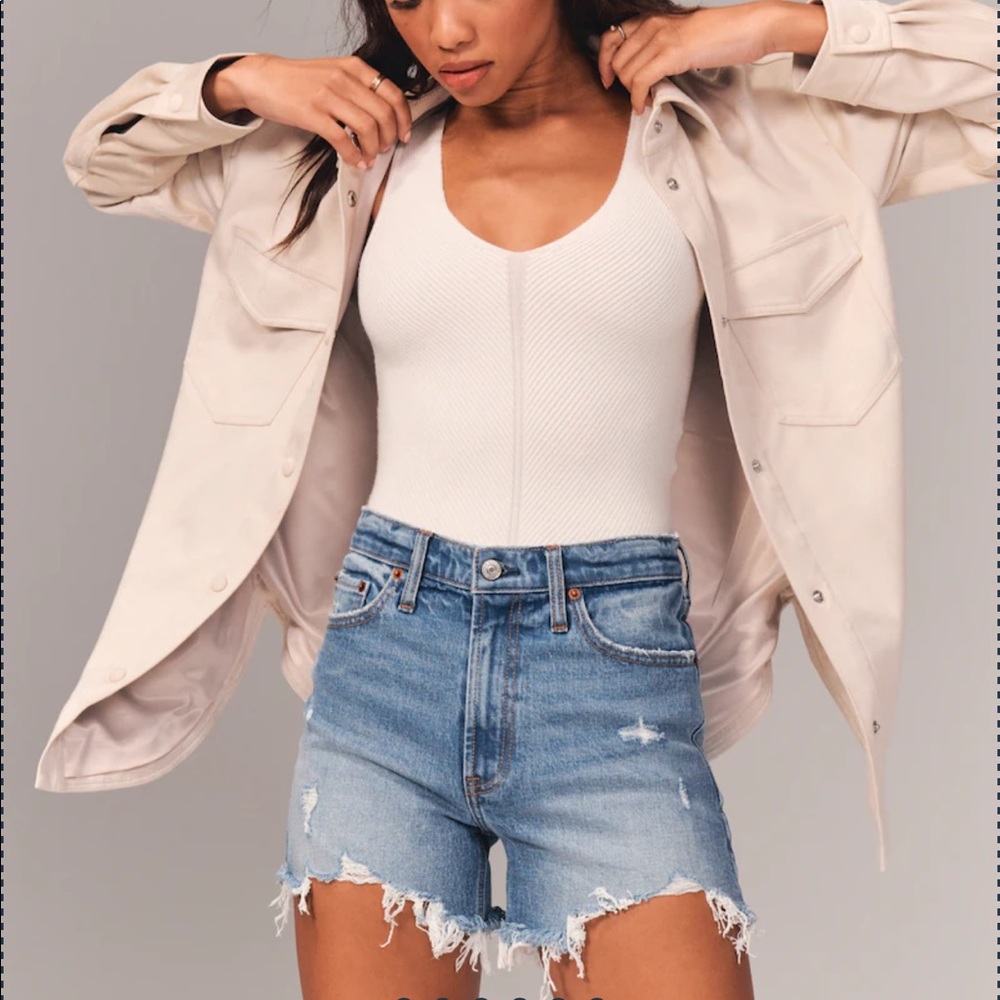 Abercrombie Curve Love High Rise Mom Shorts Denim